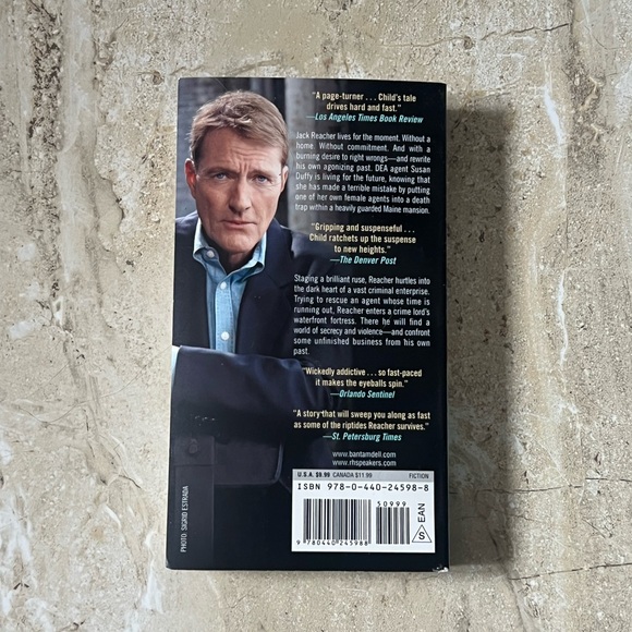 Persuader - Lee Child paperback book - Picture 2 of 2